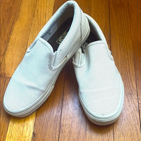 Vans | Shoes | Vans White Slipon Loafers With Canvas Texture  display picture 3